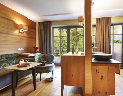 Spirit & SPA Birkenhof am Elfenhain: Naturstudio WALDMYSTIK